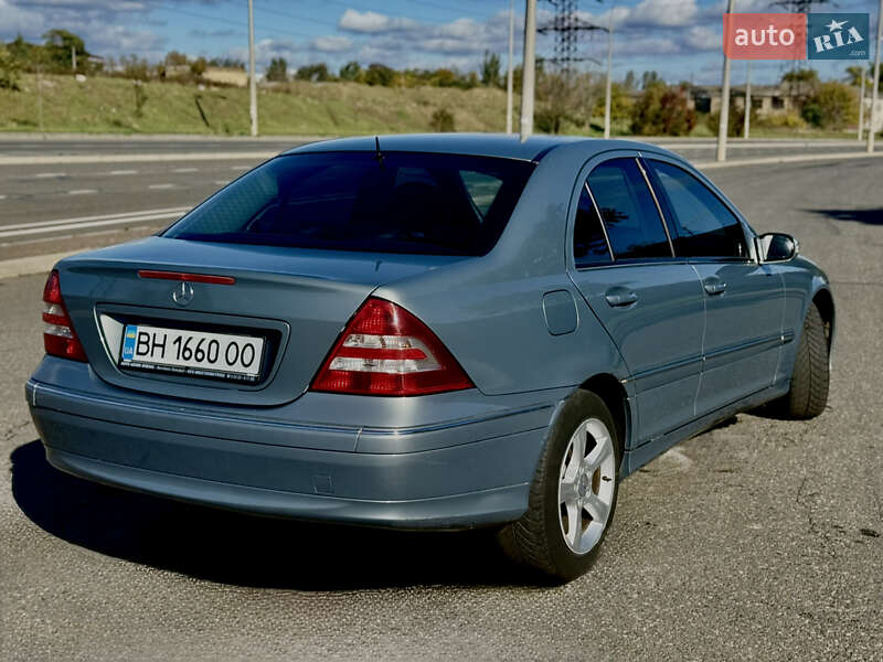 Седан Mercedes-Benz C-Class 2006 в Одессе
