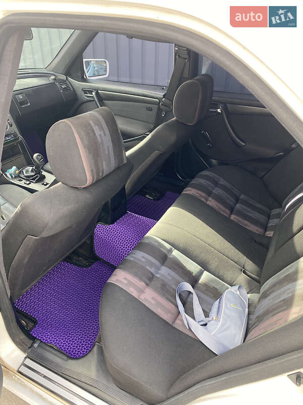 Седан Mercedes-Benz C-Class 1993 в Полтаві