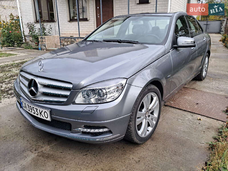 Седан Mercedes-Benz C-Class 2010 в Черкассах