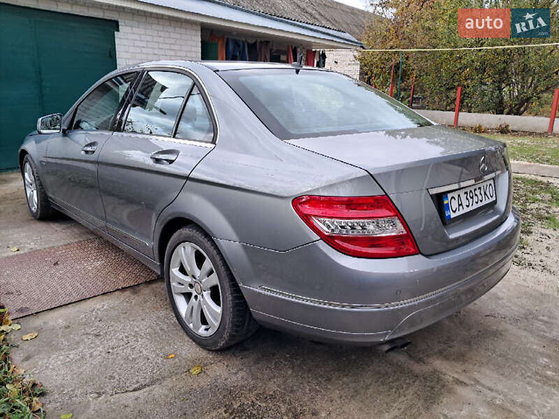Седан Mercedes-Benz C-Class 2010 в Черкассах