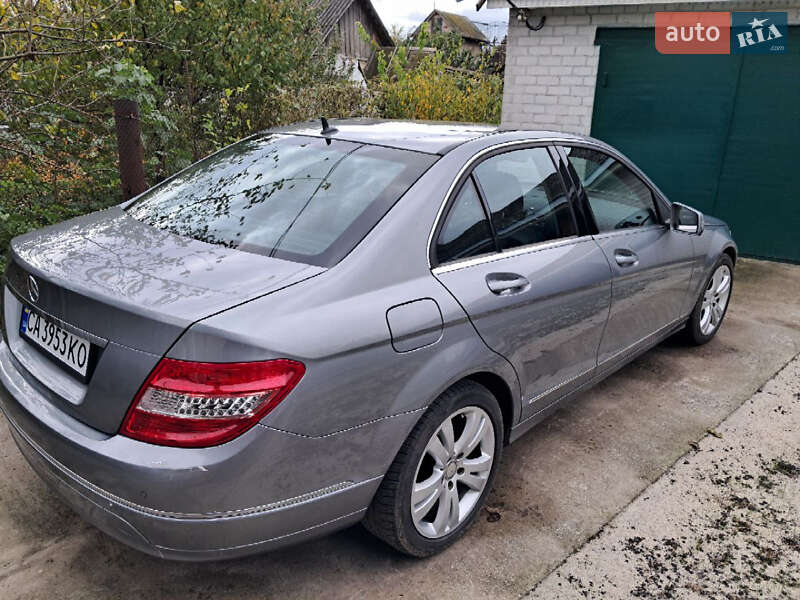 Седан Mercedes-Benz C-Class 2010 в Черкассах