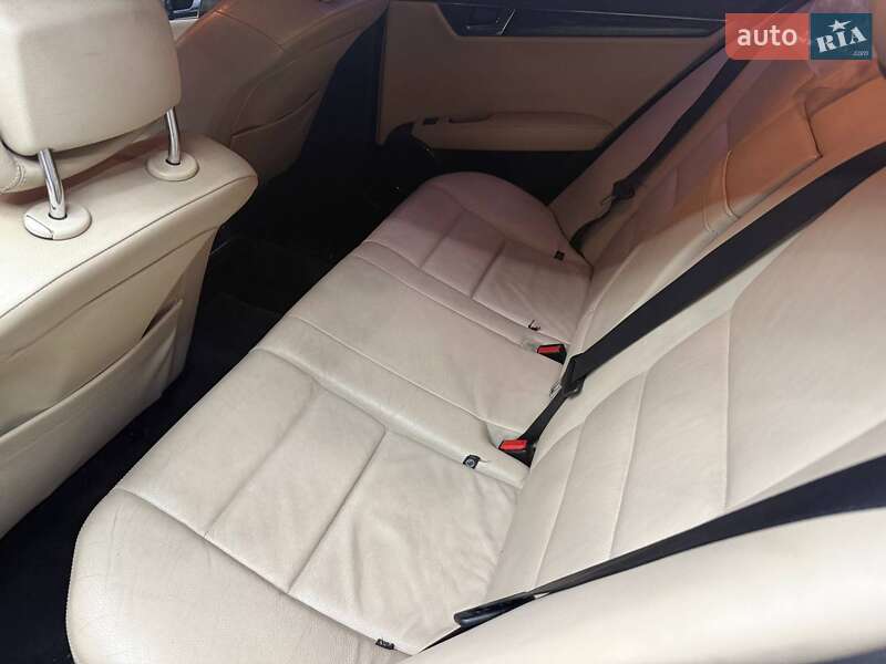 Седан Mercedes-Benz C-Class 2007 в Чернівцях