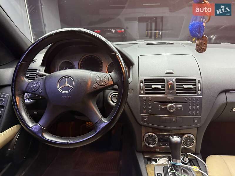 Седан Mercedes-Benz C-Class 2007 в Чернівцях