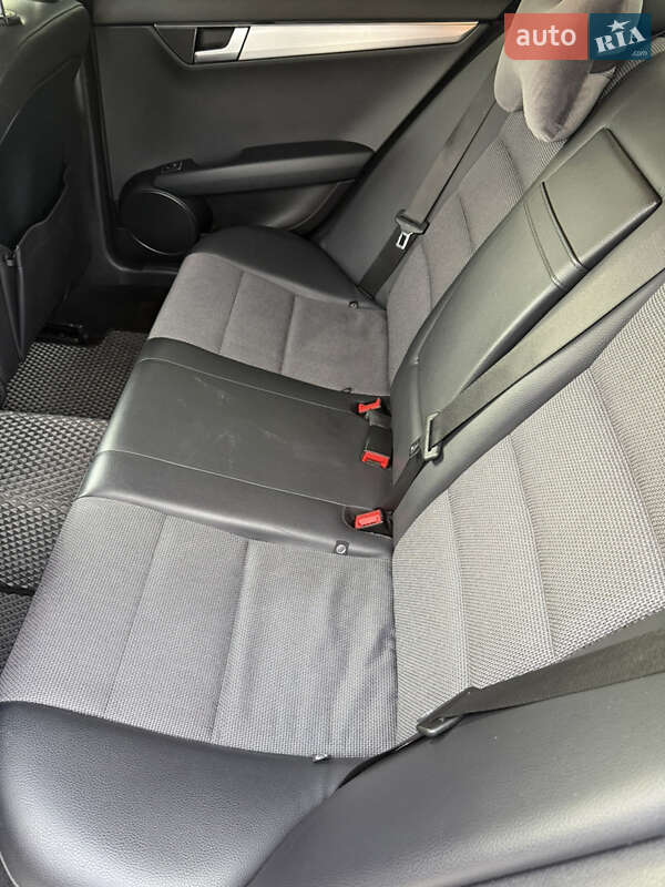 Седан Mercedes-Benz C-Class 2013 в Виннице фото 16 Седан Mercedes-Benz C-Class 2013 в Виннице