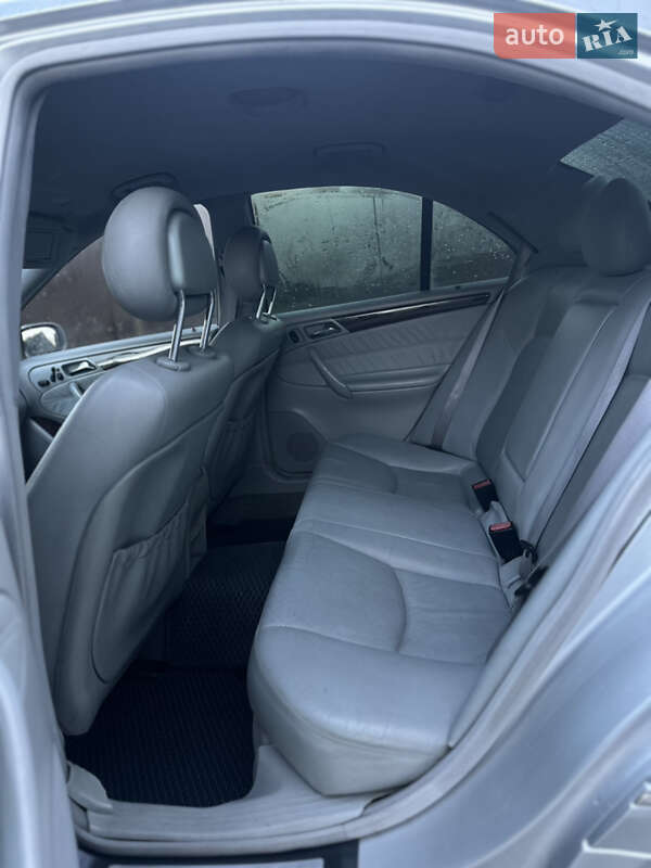 Седан Mercedes-Benz C-Class 2002 в Кременці