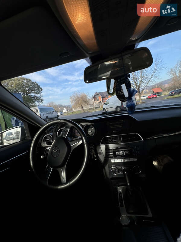 Універсал Mercedes-Benz C-Class 2011 в Тячеві фото 4 Універсал Mercedes-Benz C-Class 2011 в Тячеві