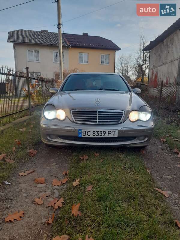Седан Mercedes-Benz C-Class 2003 в Стрые фото 2 Седан Mercedes-Benz C-Class 2003 в Стрые