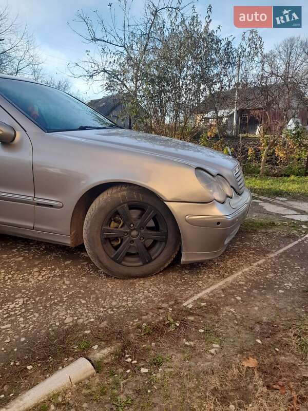 Седан Mercedes-Benz C-Class 2003 в Стрые фото 13 Седан Mercedes-Benz C-Class 2003 в Стрые