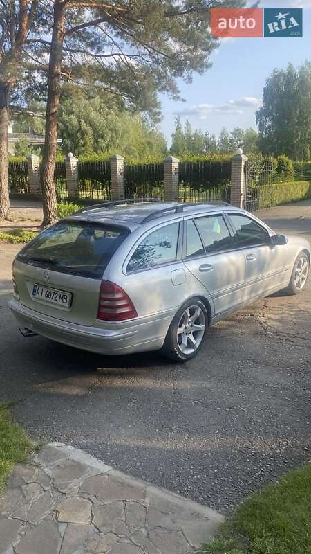 Універсал Mercedes-Benz C-Class 2004 в Києві фото 2 Універсал Mercedes-Benz C-Class 2004 в Києві