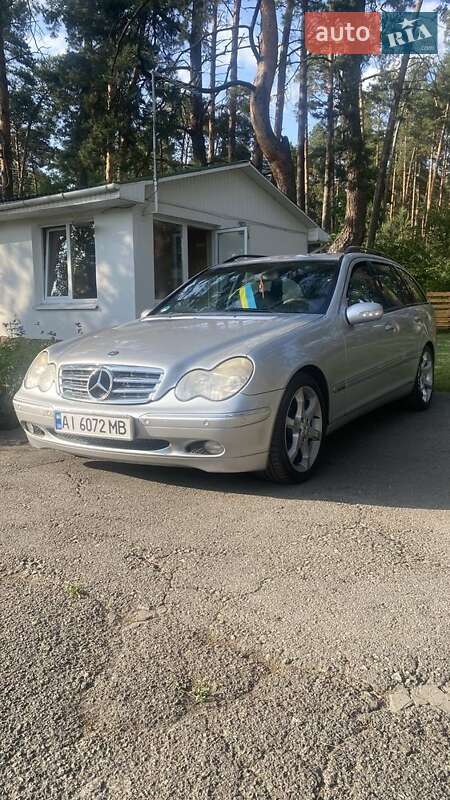 Універсал Mercedes-Benz C-Class 2004 в Києві фото 8 Універсал Mercedes-Benz C-Class 2004 в Києві