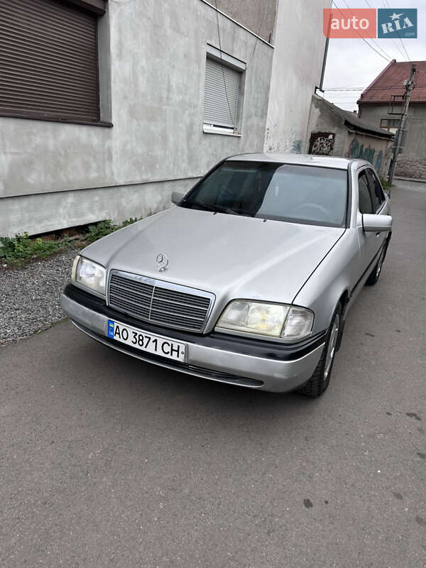 Седан Mercedes-Benz C-Class 1995 в Мукачевому фото 2 Седан Mercedes-Benz C-Class 1995 в Мукачевому