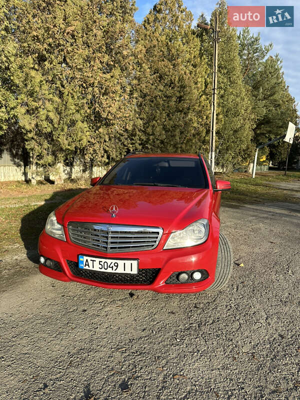 Універсал Mercedes-Benz C-Class 2012 в Надвірній