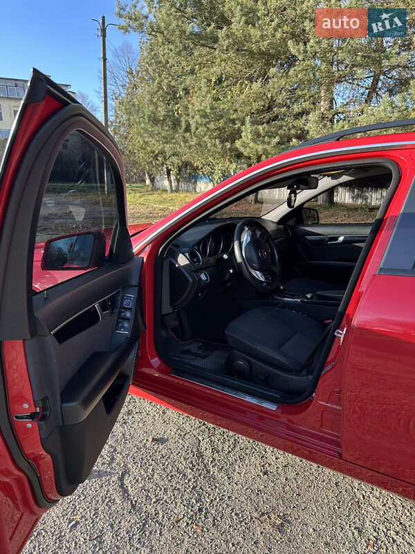 Універсал Mercedes-Benz C-Class 2012 в Надвірній