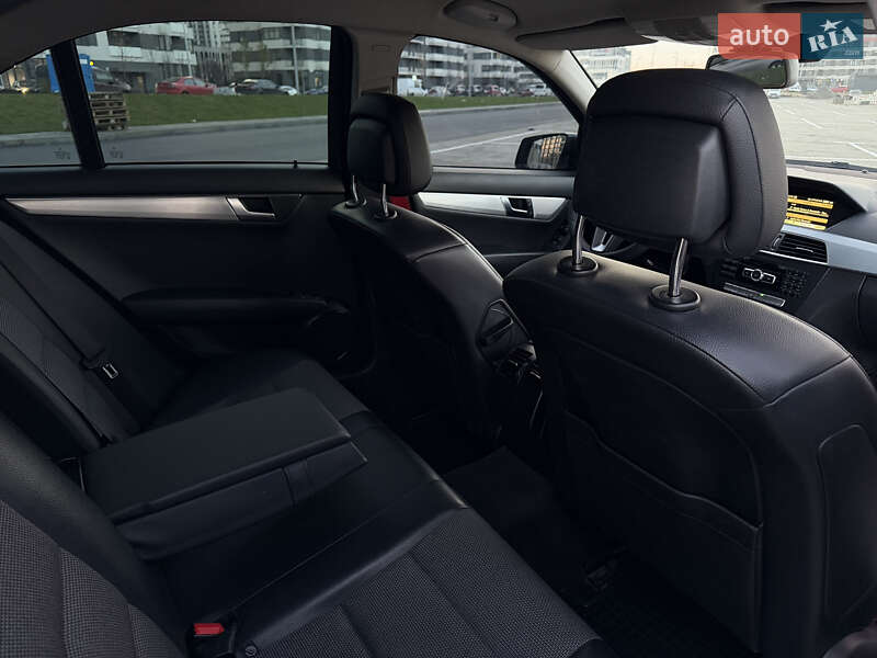 Седан Mercedes-Benz C-Class 2012 в Києві фото 17 Седан Mercedes-Benz C-Class 2012 в Києві