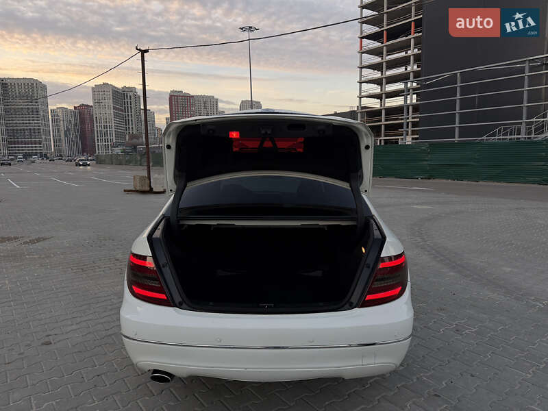 Седан Mercedes-Benz C-Class 2012 в Києві фото 20 Седан Mercedes-Benz C-Class 2012 в Києві