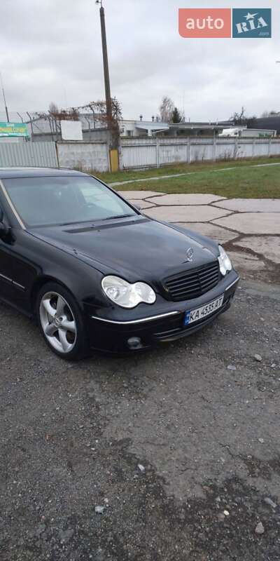 Седан Mercedes-Benz C-Class 2005 в Києві