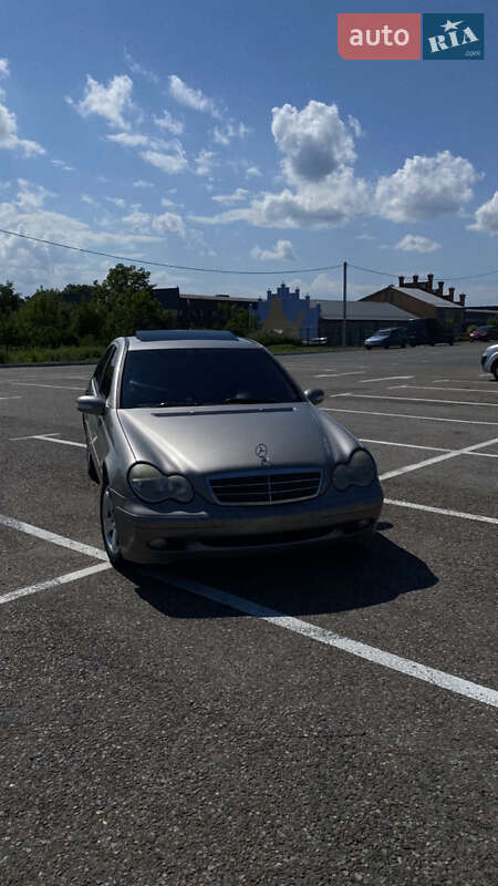 Mercedes-Benz C-Class 2003