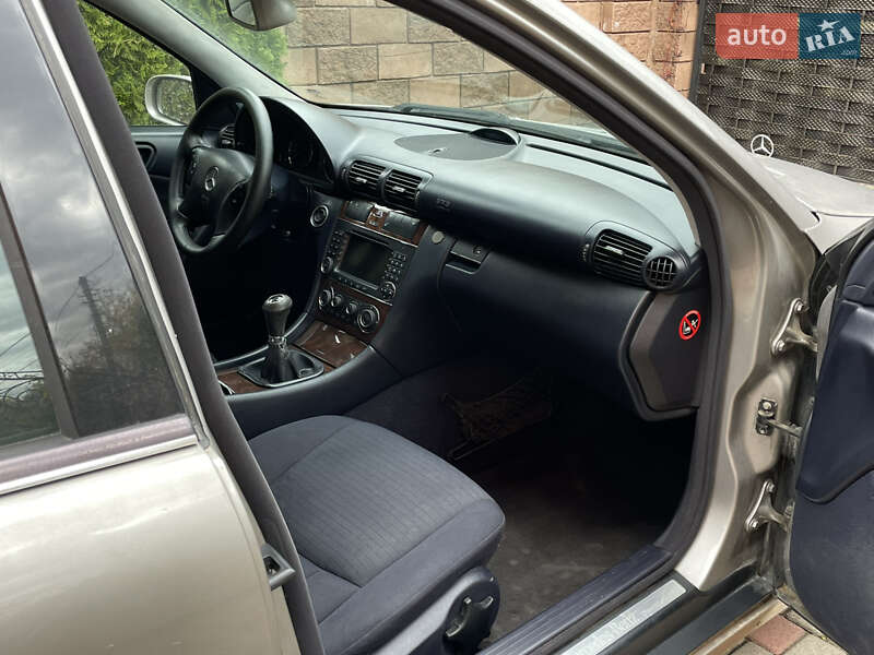 Універсал Mercedes-Benz C-Class 2004 в Луцьку фото 14 Універсал Mercedes-Benz C-Class 2004 в Луцьку