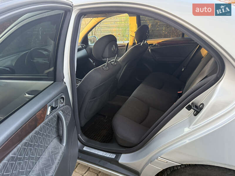 Седан Mercedes-Benz C-Class 2003 в Львові фото 15 Седан Mercedes-Benz C-Class 2003 в Львові