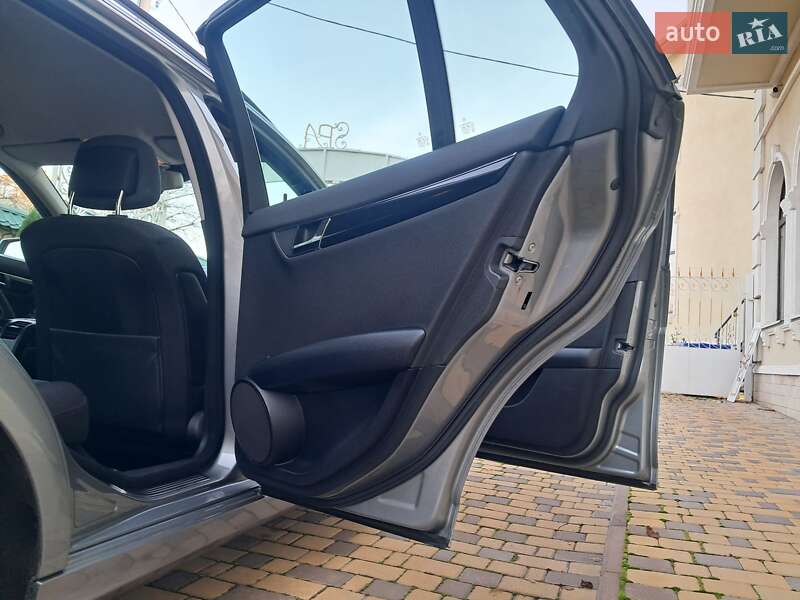 Универсал Mercedes-Benz C-Class 2008 в Могилев-Подольске