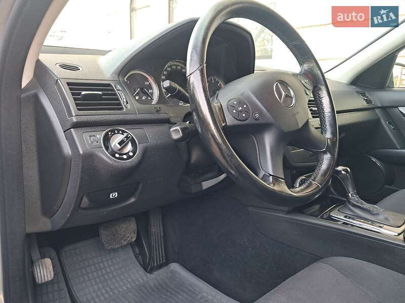 Универсал Mercedes-Benz C-Class 2008 в Могилев-Подольске