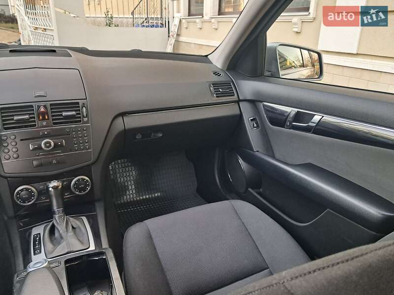Универсал Mercedes-Benz C-Class 2008 в Могилев-Подольске