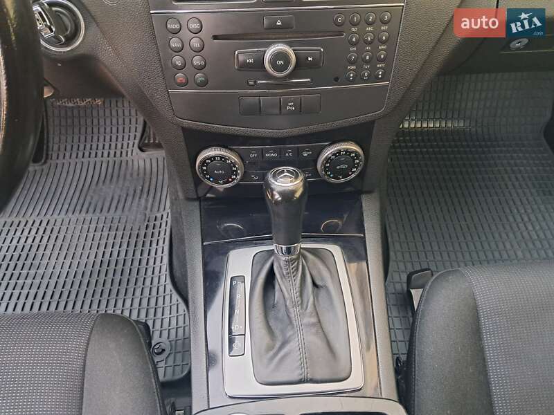 Универсал Mercedes-Benz C-Class 2008 в Могилев-Подольске