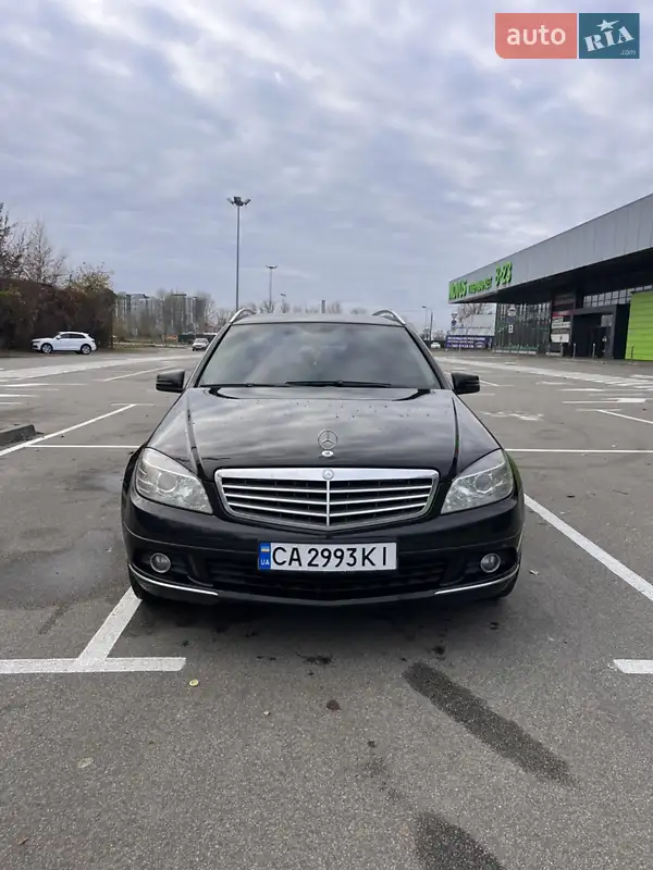 Mercedes-Benz C-Class 2011