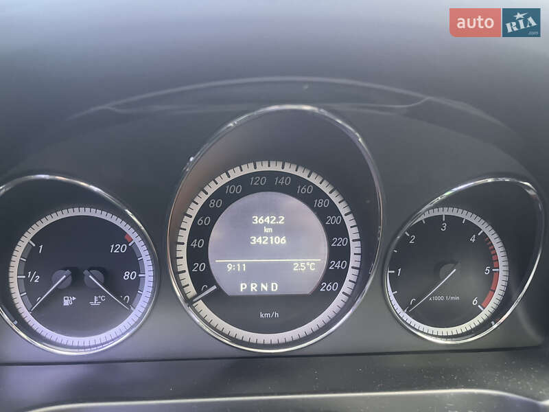 Универсал Mercedes-Benz C-Class 2011 в Киеве фото 14 Универсал Mercedes-Benz C-Class 2011 в Киеве