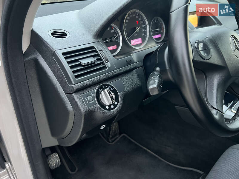 Універсал Mercedes-Benz C-Class 2008 в Луцьку