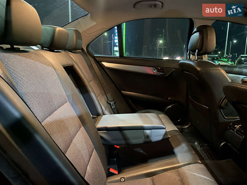 Седан Mercedes-Benz C-Class 2008 в Житомирі
