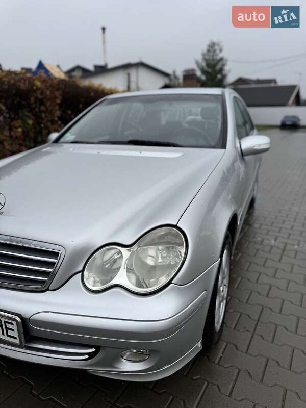 Седан Mercedes-Benz C-Class 2004 в Івано-Франківську фото 3 Седан Mercedes-Benz C-Class 2004 в Івано-Франківську