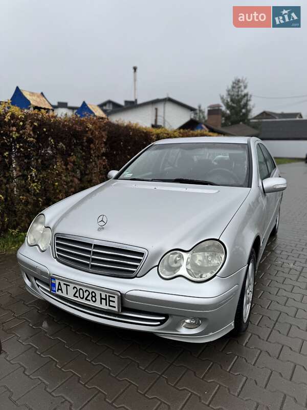 Седан Mercedes-Benz C-Class 2004 в Івано-Франківську фото 5 Седан Mercedes-Benz C-Class 2004 в Івано-Франківську