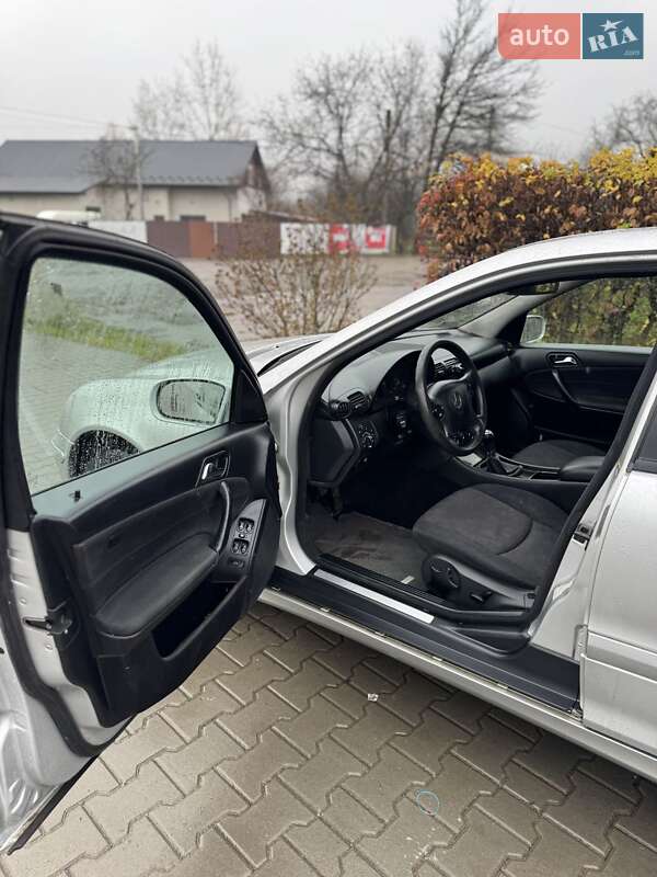 Седан Mercedes-Benz C-Class 2004 в Івано-Франківську фото 16 Седан Mercedes-Benz C-Class 2004 в Івано-Франківську