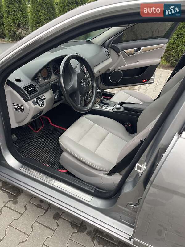 Седан Mercedes-Benz C-Class 2007 в Тячеве