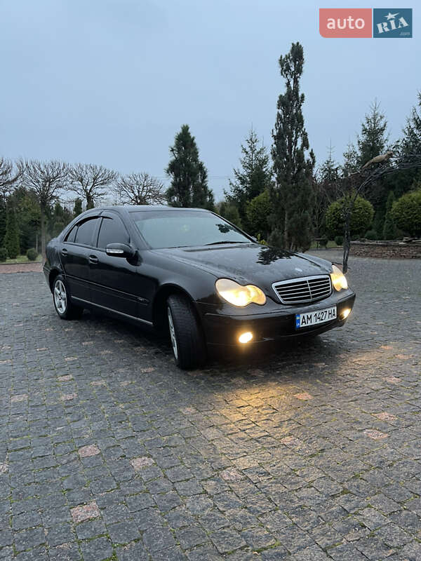 Седан Mercedes-Benz C-Class 2003 в Житомирі фото 4 Седан Mercedes-Benz C-Class 2003 в Житомирі