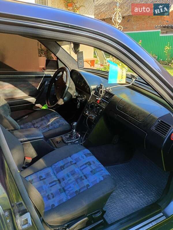 Седан Mercedes-Benz C-Class 1996 в Чорткові