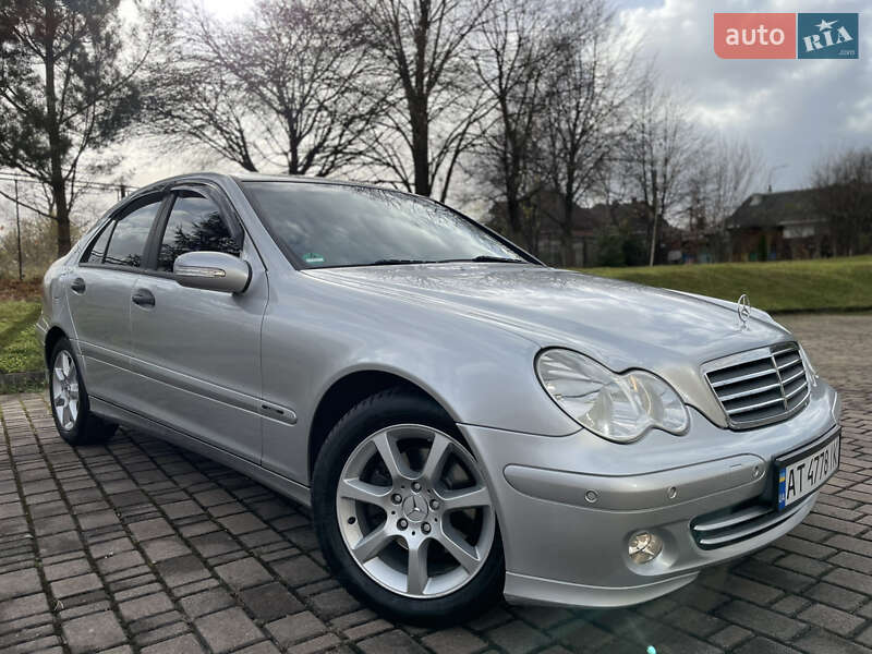 Седан Mercedes-Benz C-Class 2004 в Надвірній