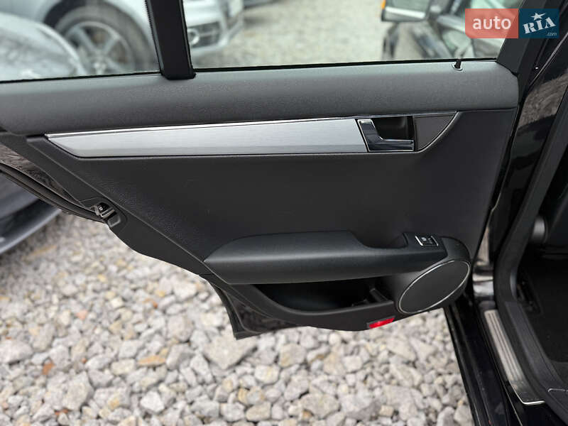 Седан Mercedes-Benz C-Class 2010 в Вінниці