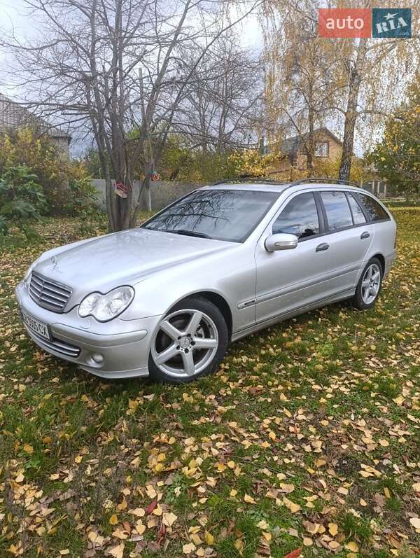 Універсал Mercedes-Benz C-Class 2004 в Ромнах