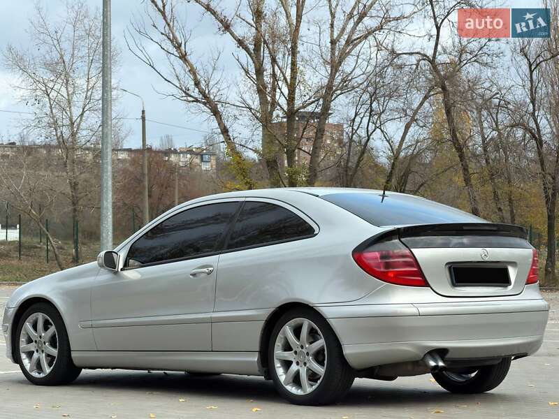 Купе Mercedes-Benz C-Class 2001 в Запоріжжі