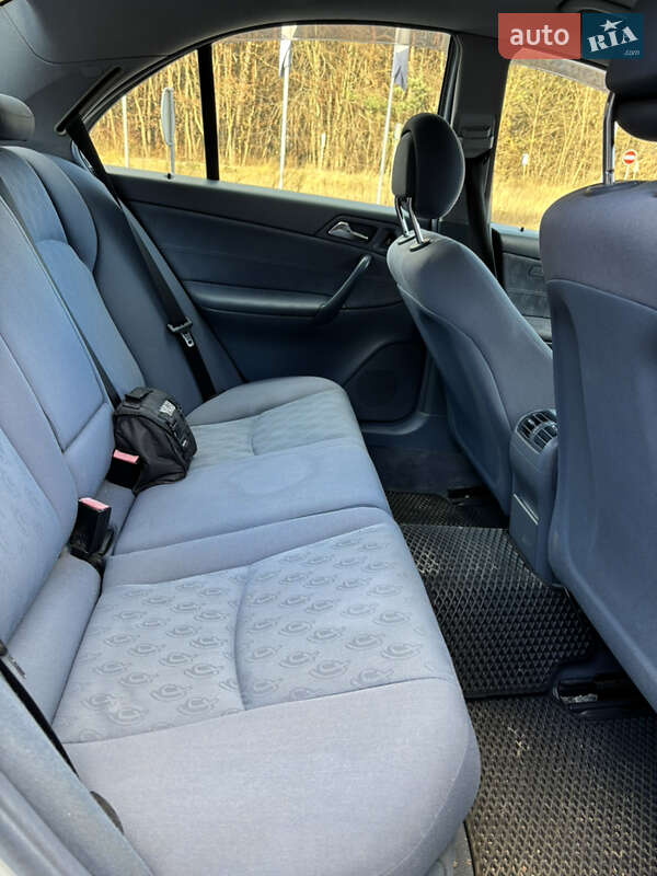 Седан Mercedes-Benz C-Class 2002 в Ивано-Франково фото 10 Седан Mercedes-Benz C-Class 2002 в Ивано-Франково
