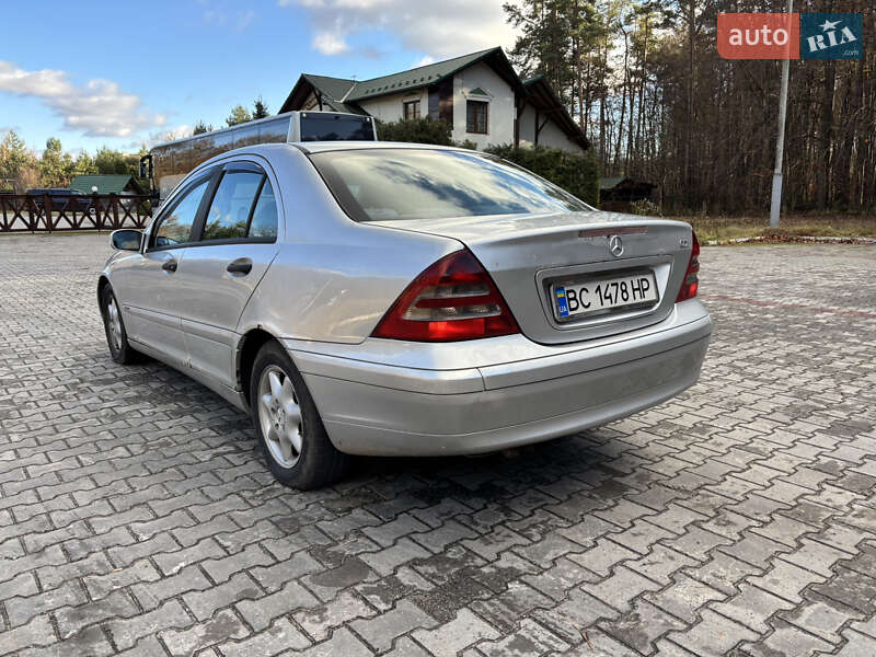 Седан Mercedes-Benz C-Class 2002 в Ивано-Франково фото 3 Седан Mercedes-Benz C-Class 2002 в Ивано-Франково