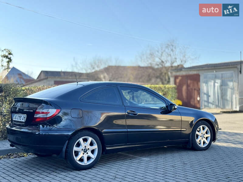 Купе Mercedes-Benz C-Class 2002 в Мукачевому фото 2 Купе Mercedes-Benz C-Class 2002 в Мукачевому
