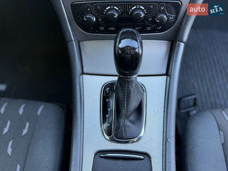 Купе Mercedes-Benz C-Class 2002 в Мукачевому фото 7 Купе Mercedes-Benz C-Class 2002 в Мукачевому