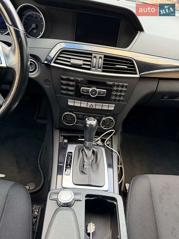Седан Mercedes-Benz C-Class 2011 в Харькове фото 16 Седан Mercedes-Benz C-Class 2011 в Харькове