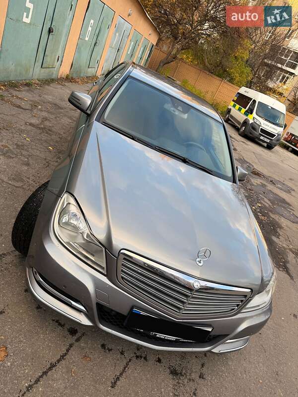 Седан Mercedes-Benz C-Class 2011 в Харькове фото 23 Седан Mercedes-Benz C-Class 2011 в Харькове