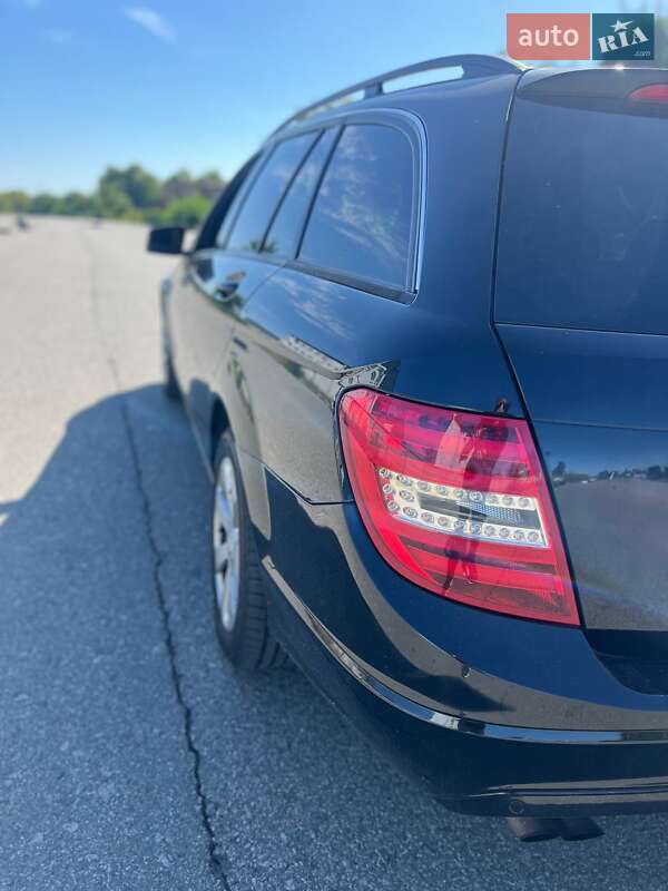 Універсал Mercedes-Benz C-Class 2012 в Києві фото 4 Універсал Mercedes-Benz C-Class 2012 в Києві