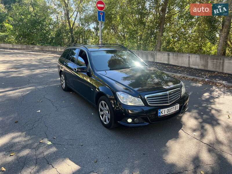 Універсал Mercedes-Benz C-Class 2012 в Києві фото 15 Універсал Mercedes-Benz C-Class 2012 в Києві