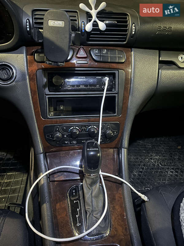 Седан Mercedes-Benz C-Class 2000 в Коцюбинском